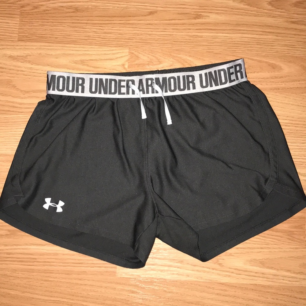 END OF SUMMER SALE! Under Armour Shorts- Gray/XS